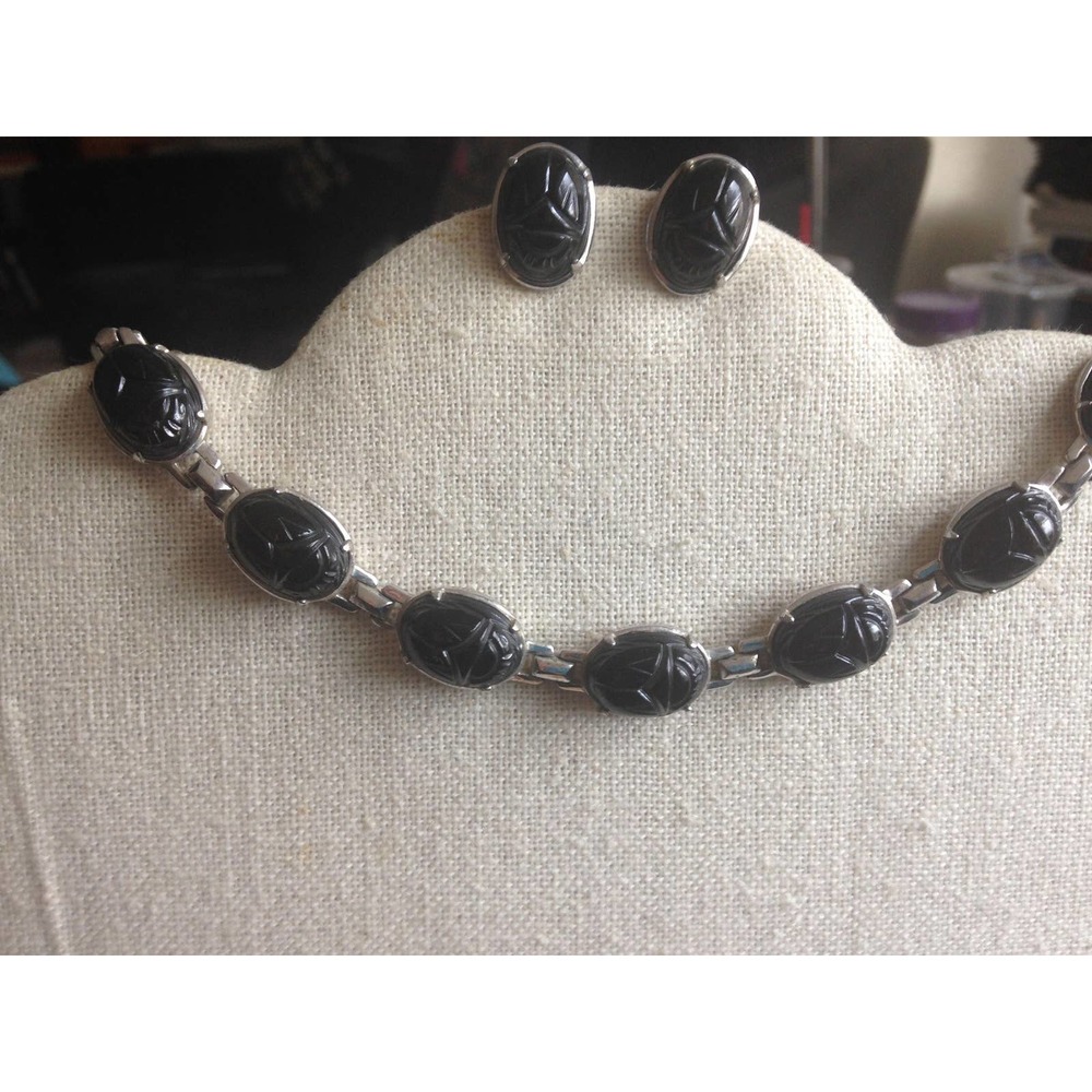 Vintage Black Scarab Choker & Earrings - Picture 5 of 10